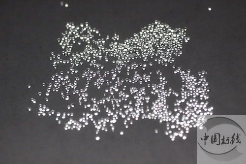古浪金属表面处理厂喷砂玻璃微珠清理